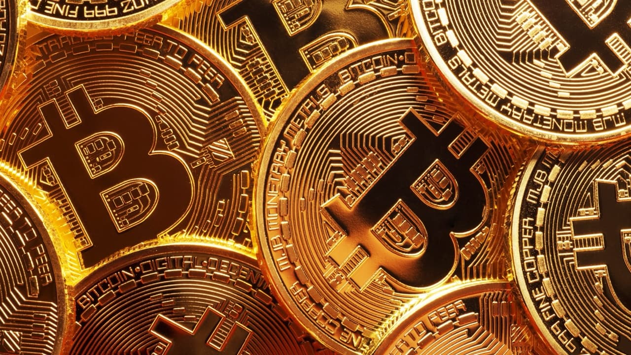 Bitcoin Holds Strong Above $93K as Ethereum Surges Ahead, Reports QCP Capital 1