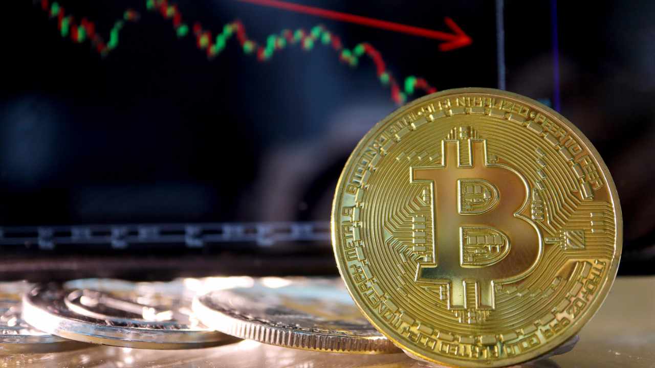 Crypto Bloodbath: $1.5 Billion Liquidated as Bitcoin Crashes to $94K 1