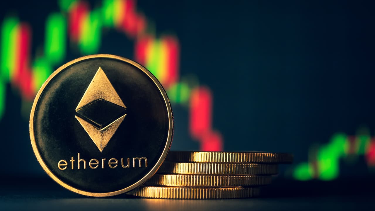 Ethereum's $4,000 Struggle: A Modest Gain Amid Bitcoin's $100K Glory 1