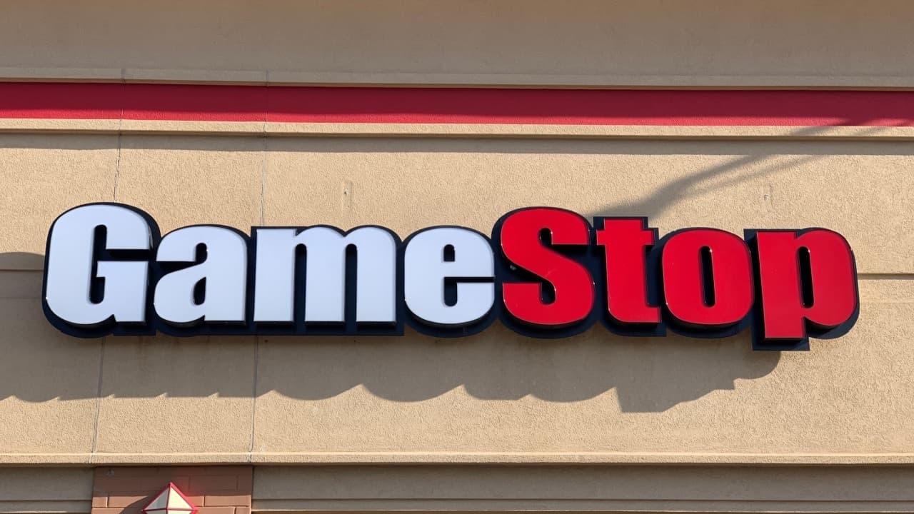 Gamestop Unleashes Bitcoin Strategy—Can $4.8B Make GME a Crypto Titan? 1