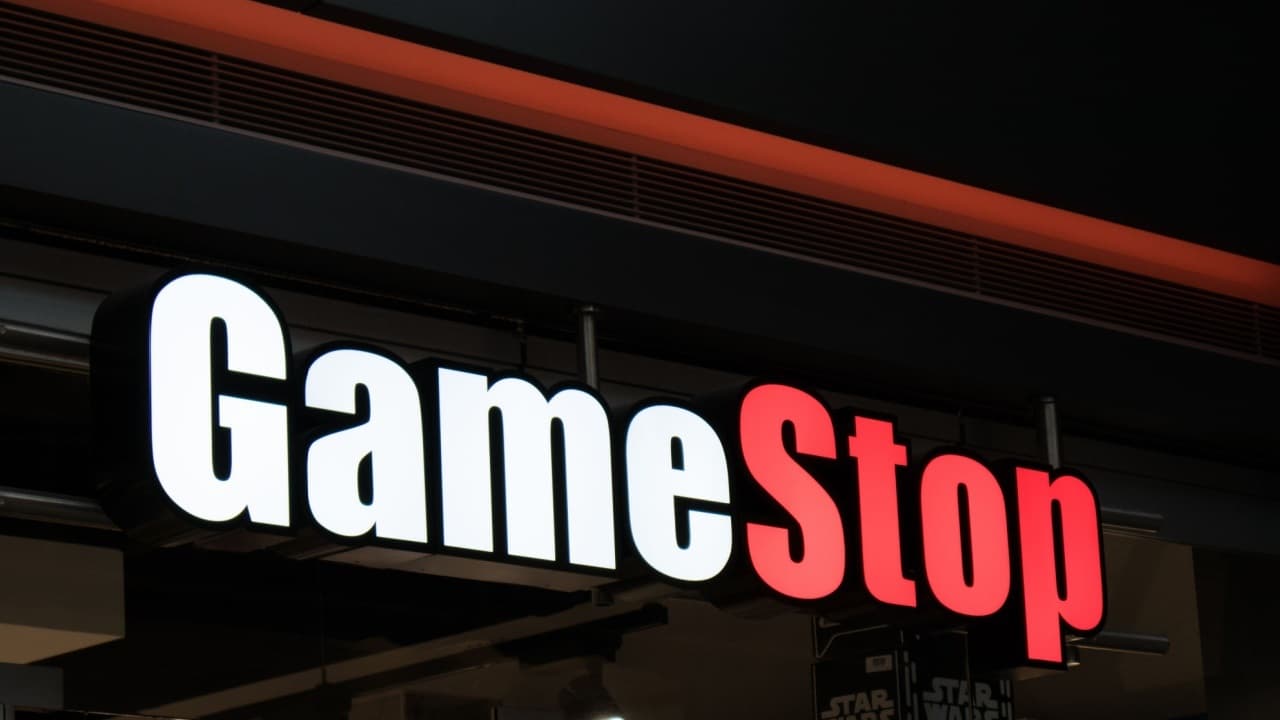 Michael Saylor's Poll: Gamestop Needs $3B in Bitcoin for Credibility 1