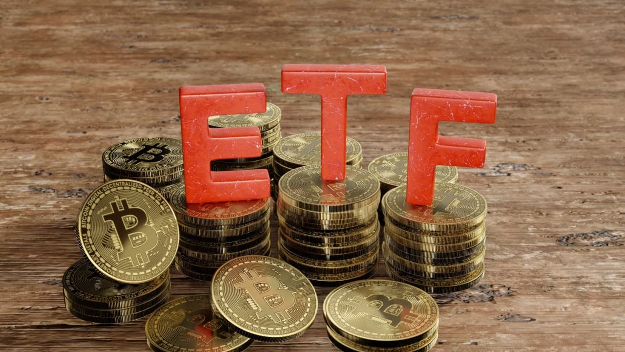 ETF Weekly Recap: Bitcoin ETFs Lose $173 Million As Tariff Fears Shake Investor Confidence 1