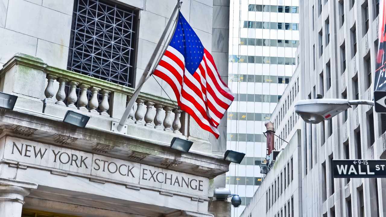 Crypto giant Bullish has filed for an NYSE IPO with backing from Peter Thiel. 1