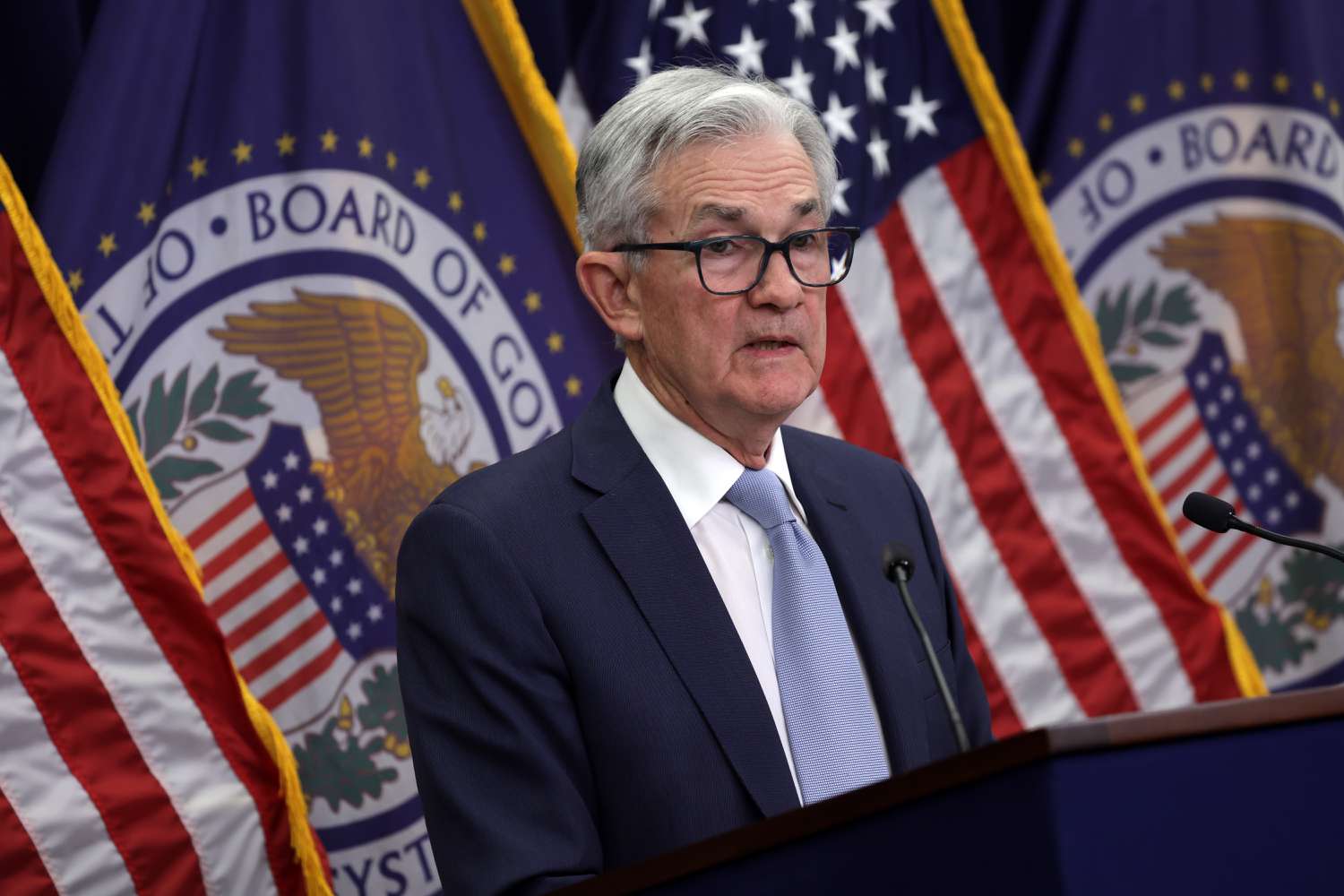 U.S.–China Trade Tensions Escalate | Bitcoin at a Crossroads: Double Top or Prolonged Bull Cycle? 8