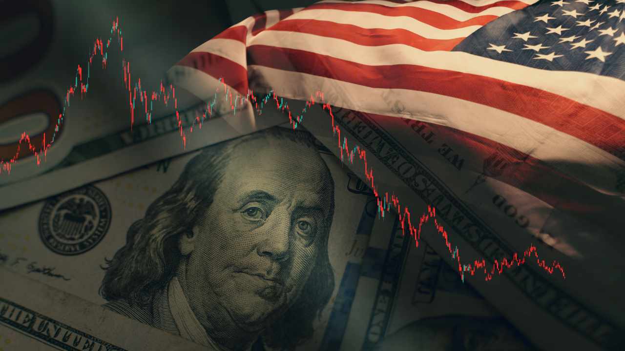 Lavrov says de-dollarization is ongoing with alternative trade platforms rising. 1