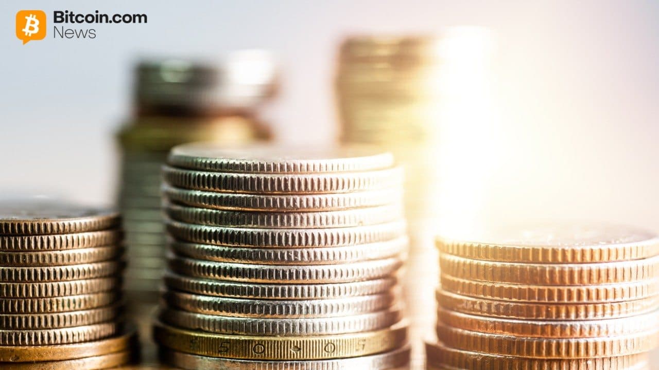 Robert Kiyosaki predicts hard times for the middle class, doubles down on Bitcoin. 1