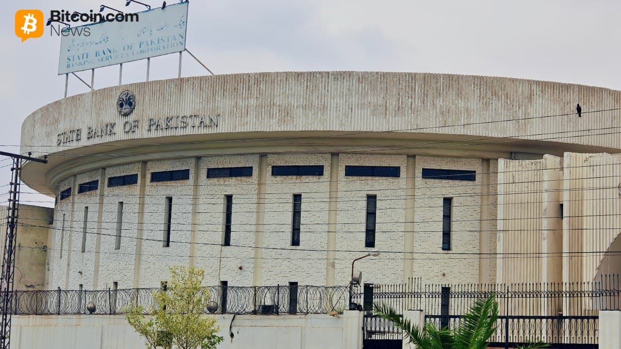 Pakistan Reverses 2018 Crypto Banking Restrictions as New Law Opens Regulated Access for Digital Asset Firms 1