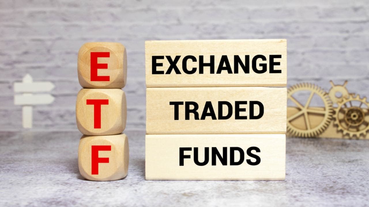 Bitcoin ETF outflows ease to $316 million while XRP and HYPE gain momentum. 1