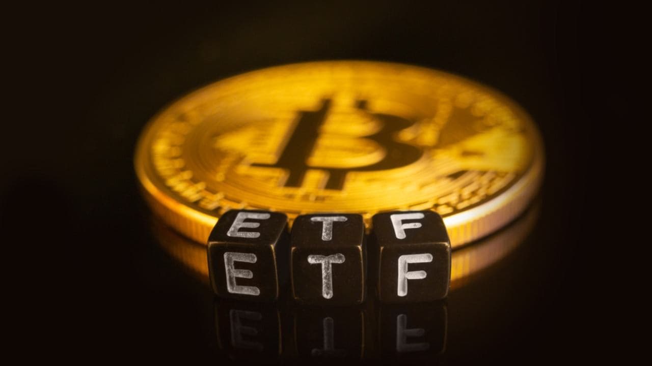 Bitcoin ETFs Lose $82M as Ark and BlackRock Reverse Prior Session Gains 1
