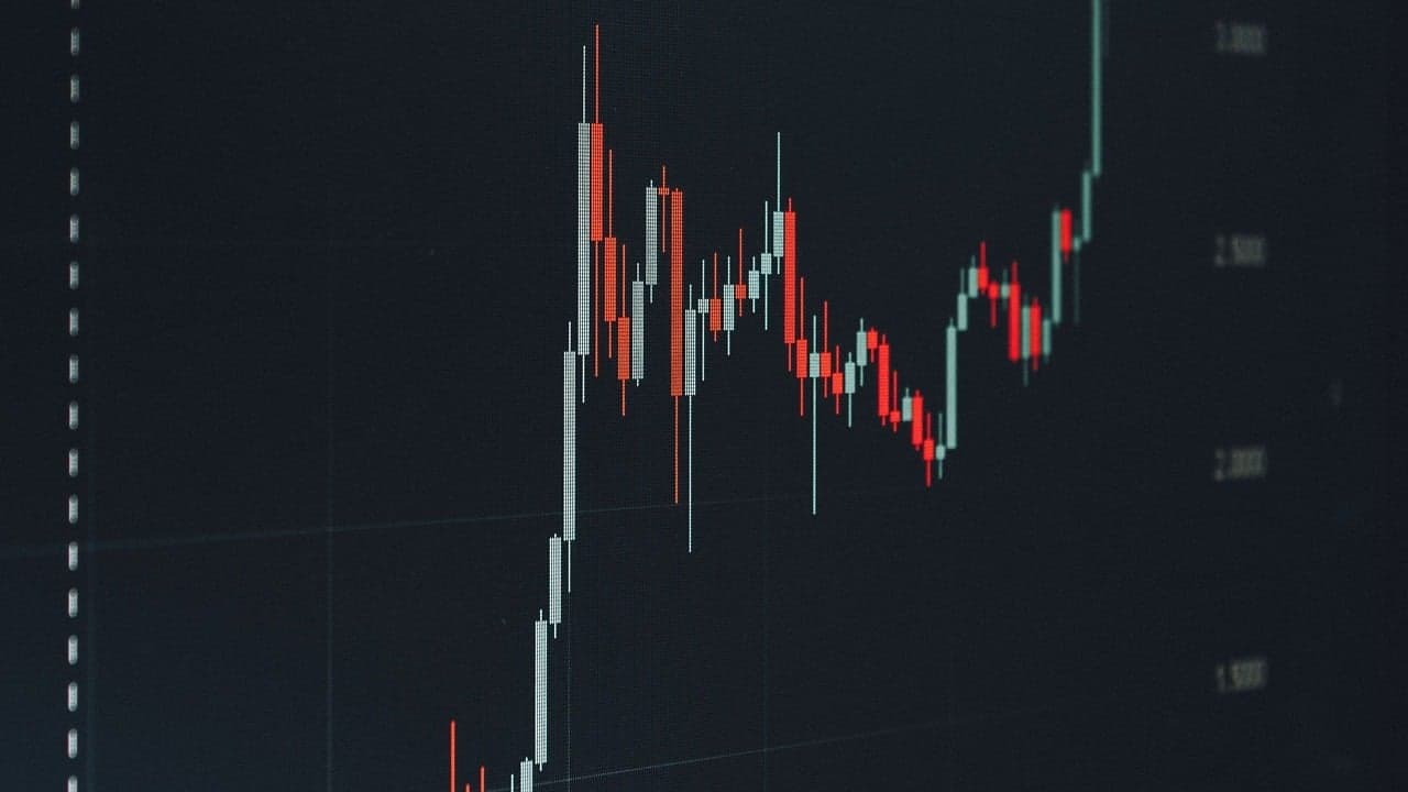 Bitcoin's bounce to $64,000 wipes out $320 million in crypto shorts in 15 minutes. 1
