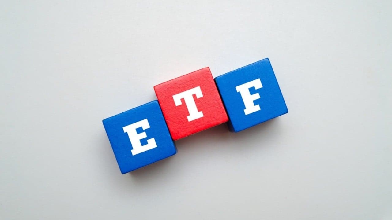 Blackrock’s IBIT Loses $182 Million as Bitcoin ETF Outflows Reach $114 Million 1