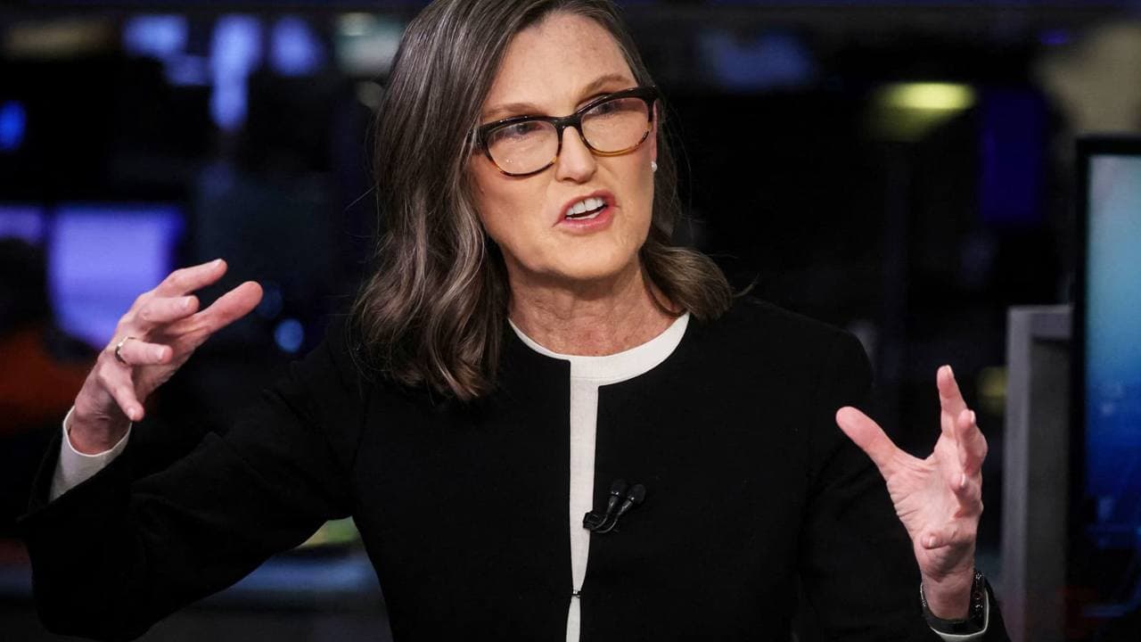 Cathie Wood Buys the SpaceX Dip: Ark Invest Adds $32.5 Million as Stock Tumbles 16% 1