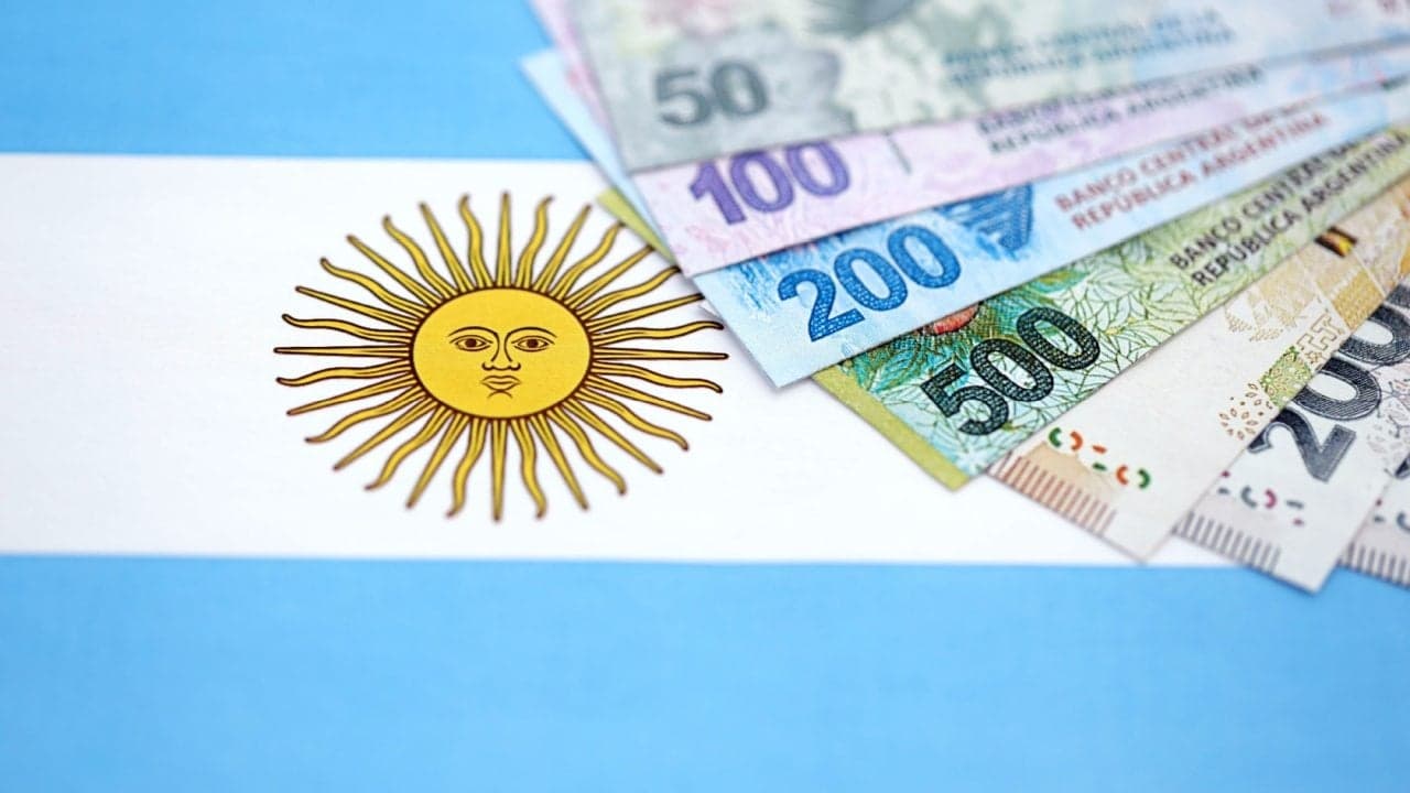 President Milei Exempts Registered Crypto Exchanges From Argentina’s 'Cheque Tax' 1